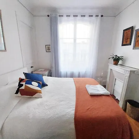 Aux Gobelins Et Rue Mouffetard Parigi